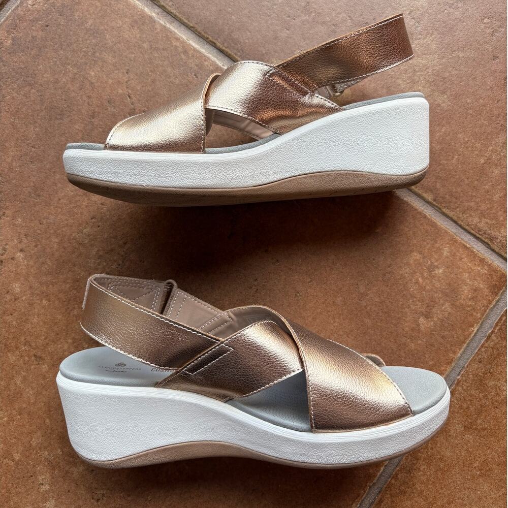 Clarks Rose Gold Metallic Cloudstepper Platform Sandals size 8.5 - Picture 8 of 13